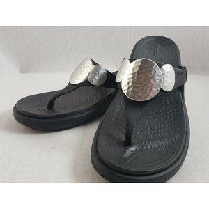 NWOB Women's Crocs Size 6